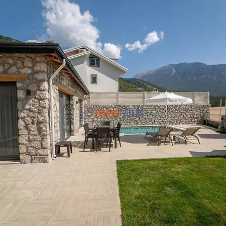 Villa Aylin 1 *